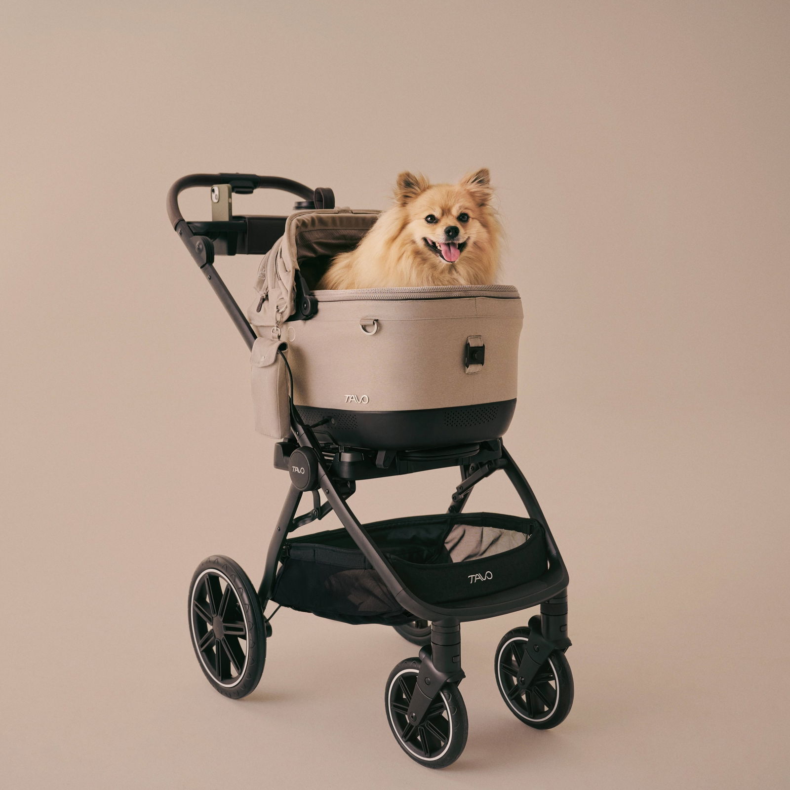 Tavo Maeve ISO6X Wind crash tested pet car seat with integrated ventilation system