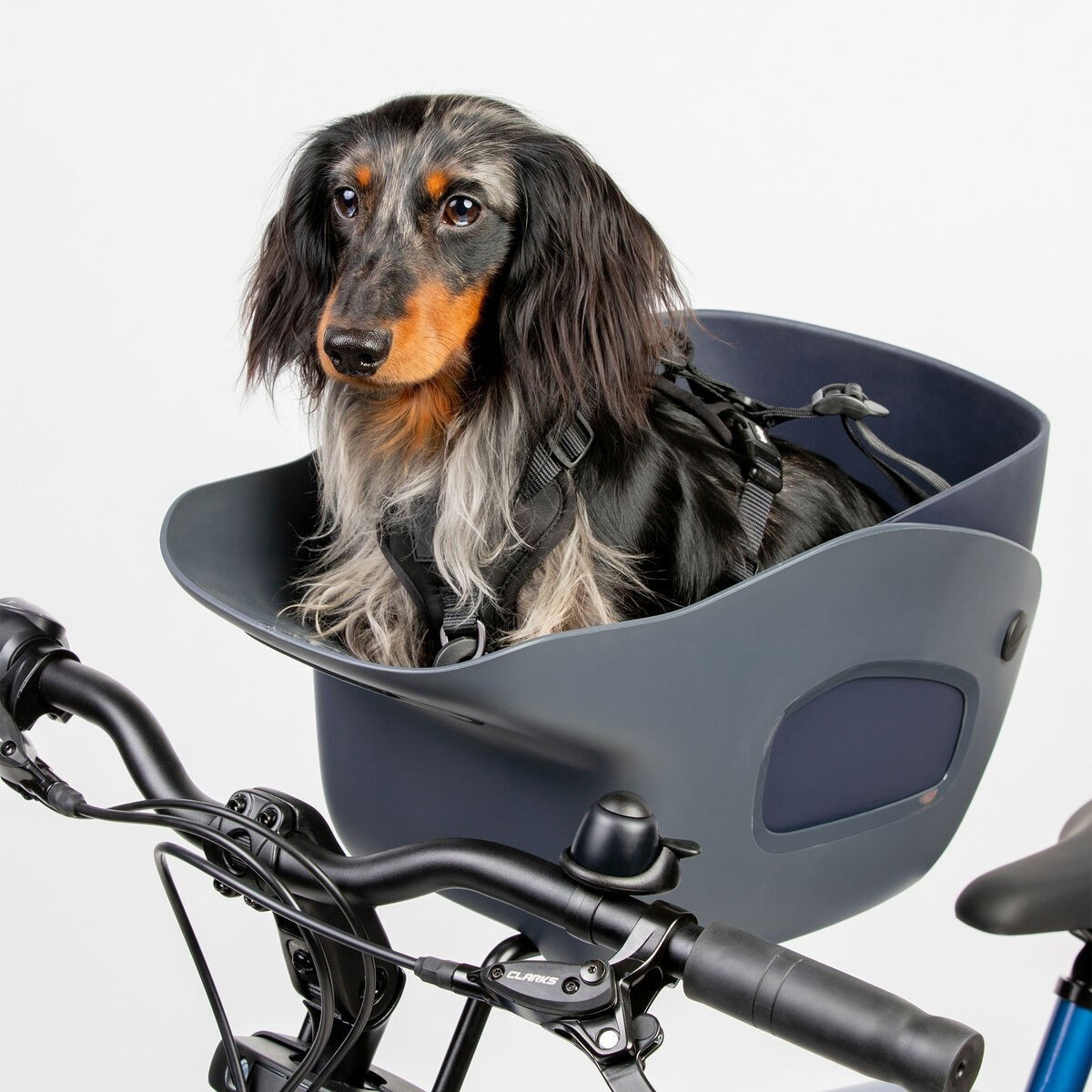 Kvisp bicycle basket with travel harness midnight grey