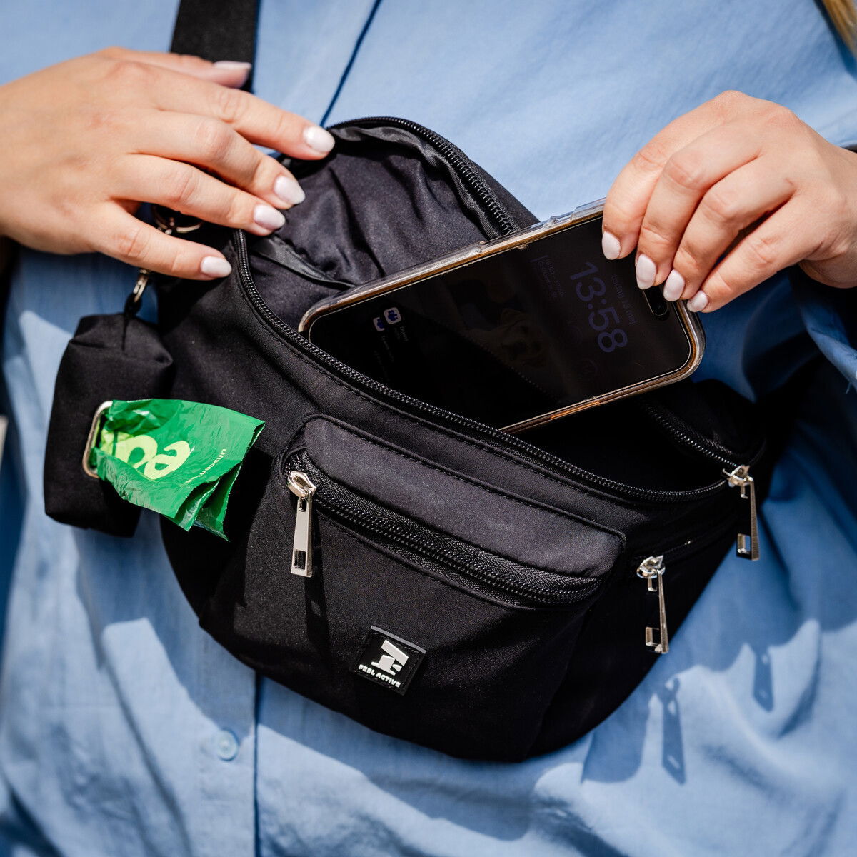 Feel Active Tour snack bag with poop bag holder black