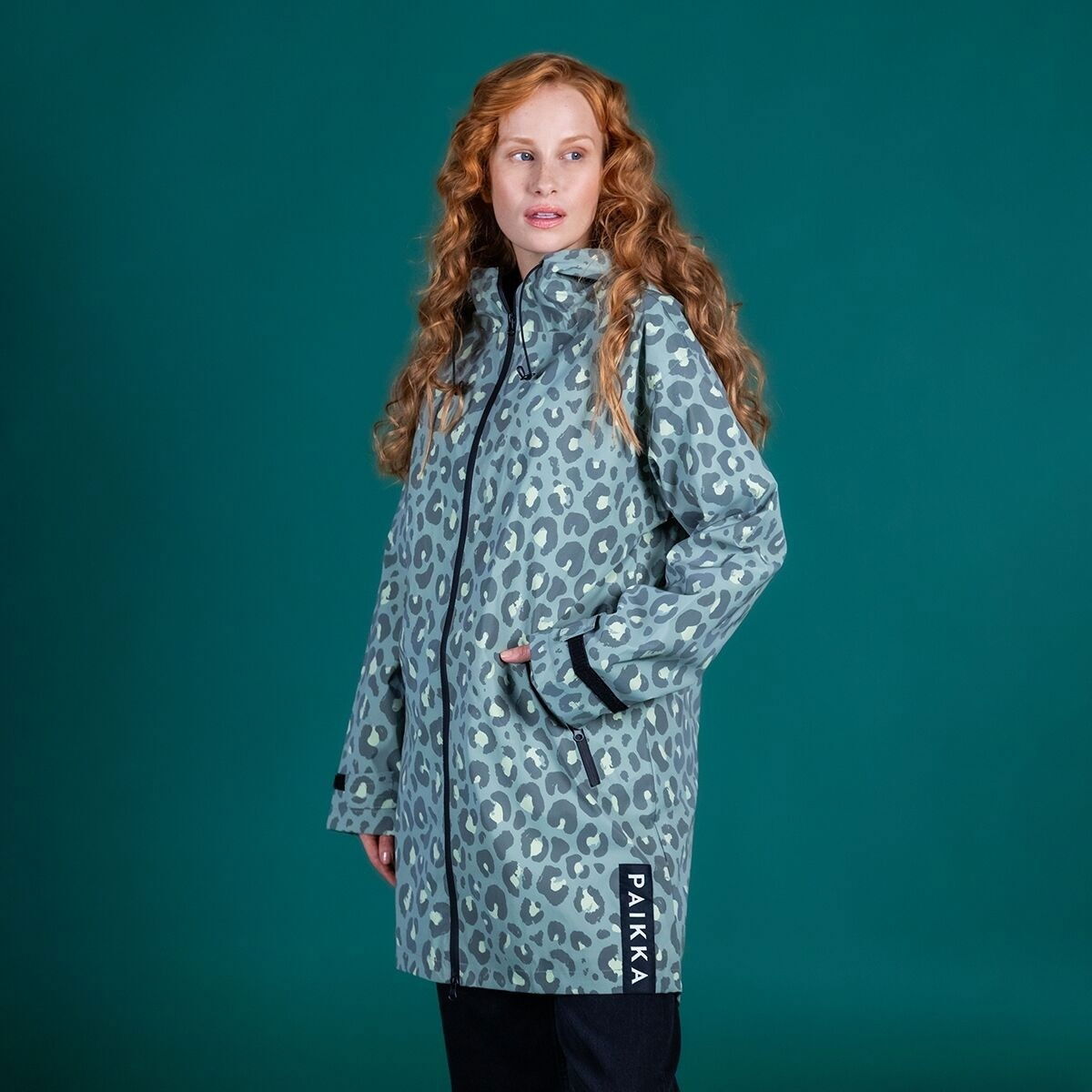 PAIKKA Human Visibility Regnjacka Dam Reflekterande Leopard Grön