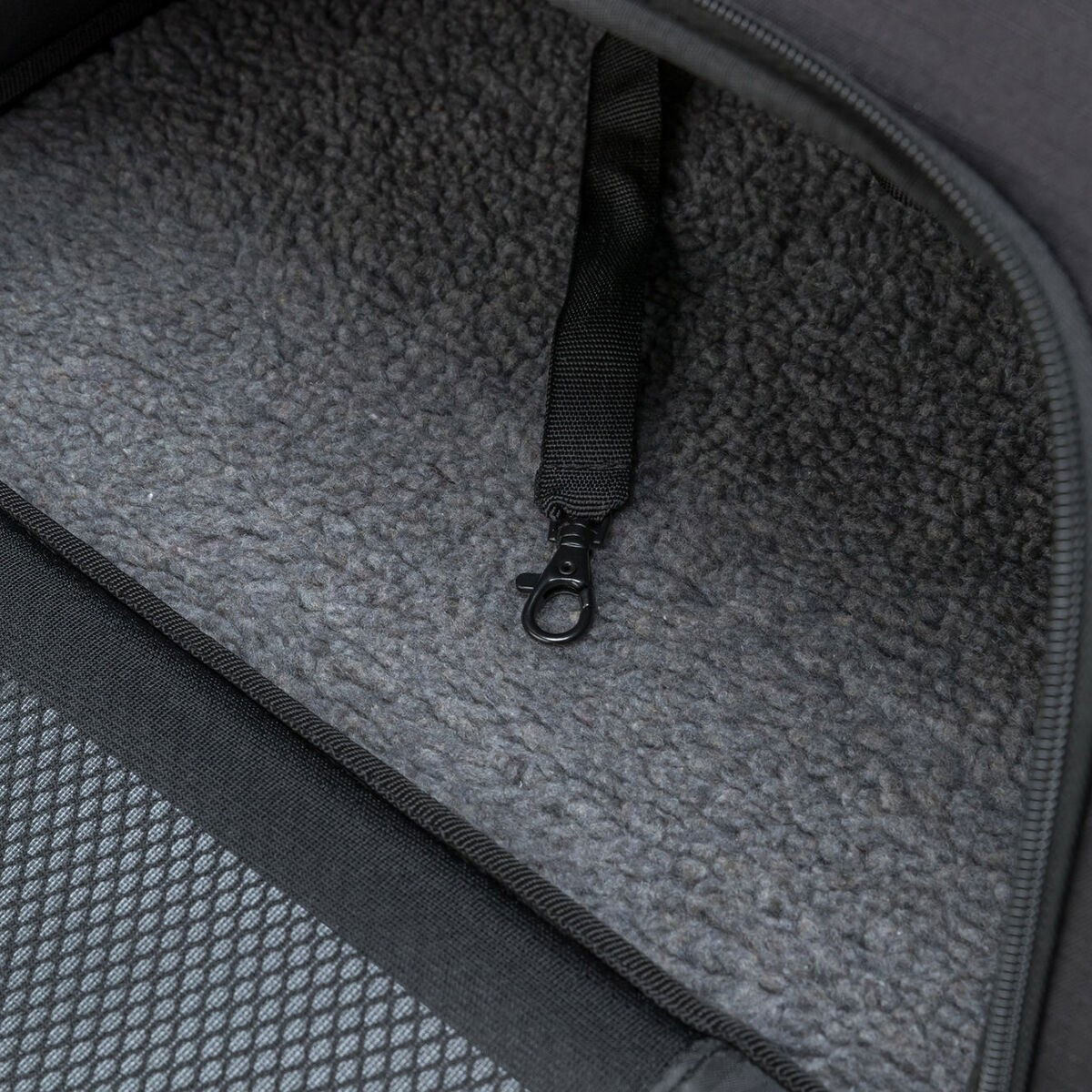 Trixie Gate airline carrier, black