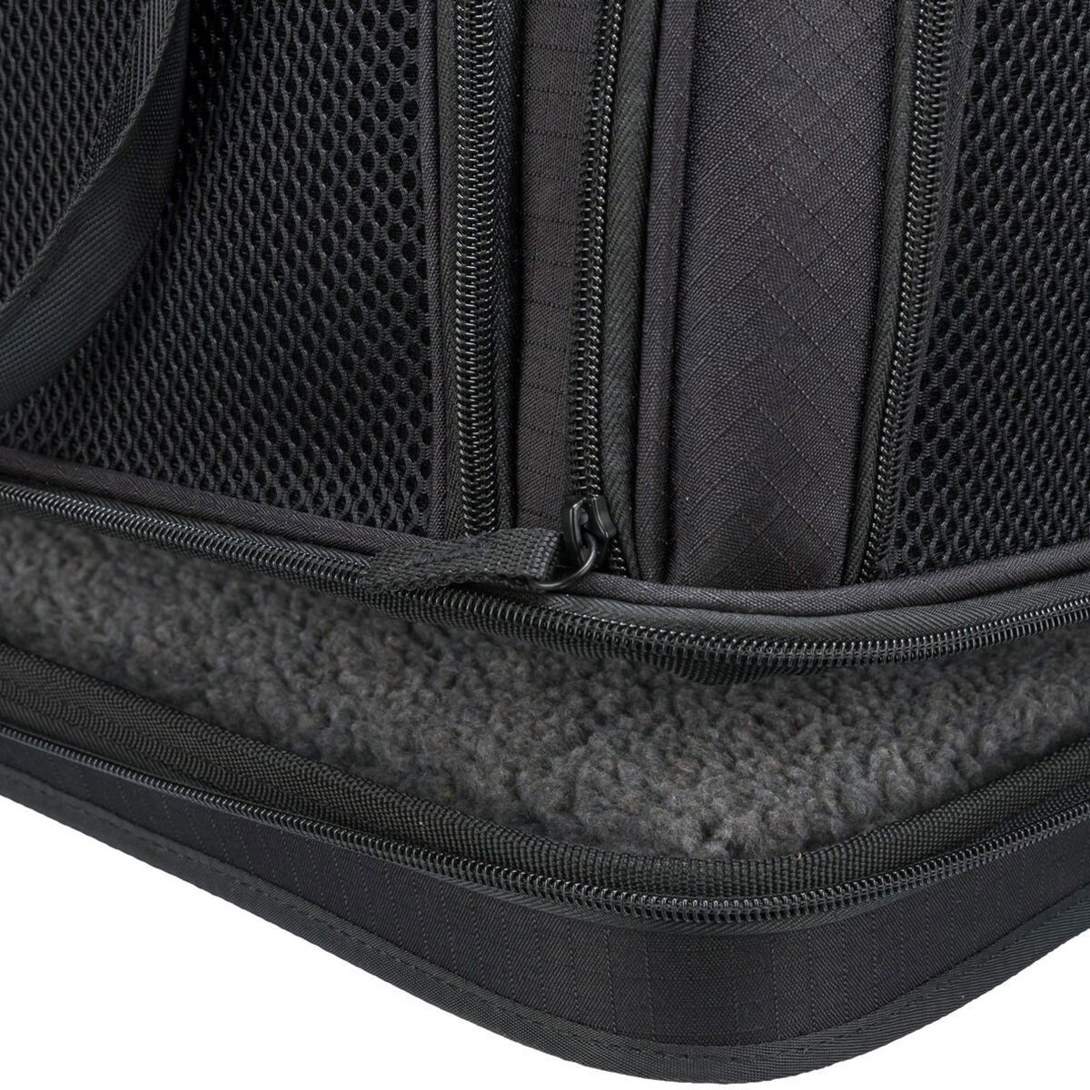 Trixie Plane airline carrier, black