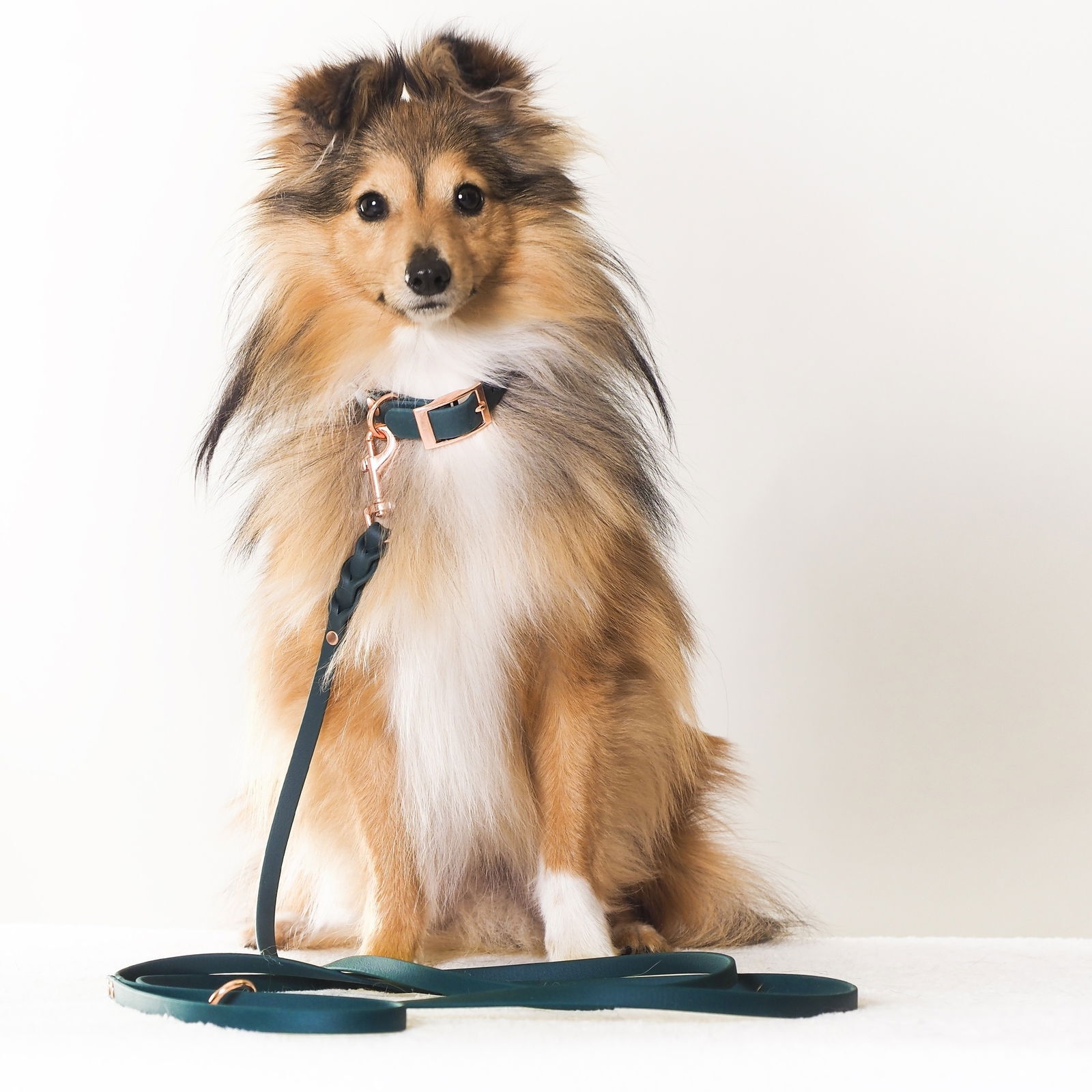 Tyylivoitto Classy narrow collar, emerald